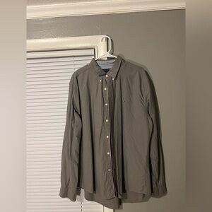 Men’s Tommy Hilfiger dress shirt XL